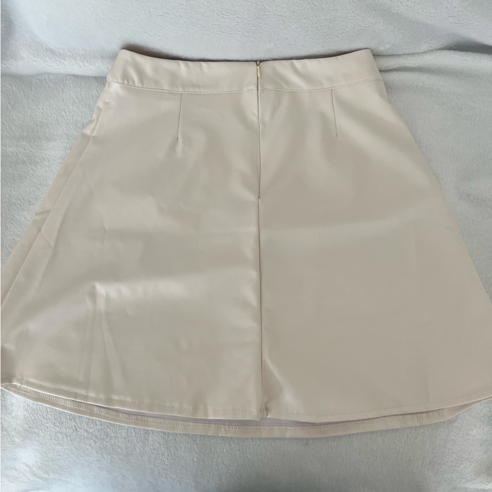 NWT Boohoo Off White Leather Mini Skirt Size 6